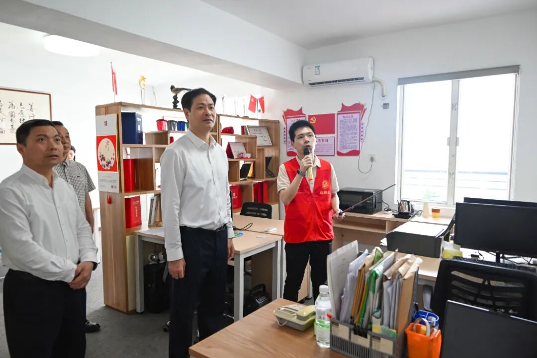 区委主要领导调研鼓楼社会工作情况