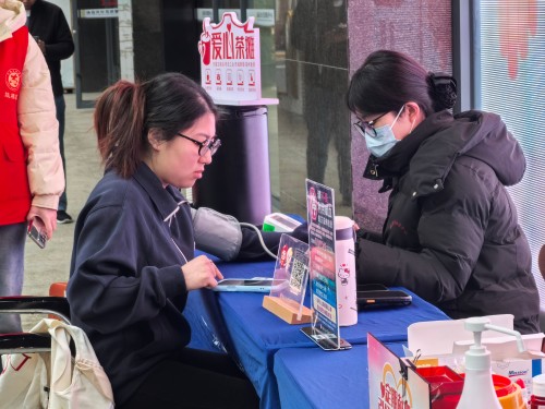 3月5日,温泉街道汤边社区:“学雷锋 献热血 暖人心”志愿服务活动4