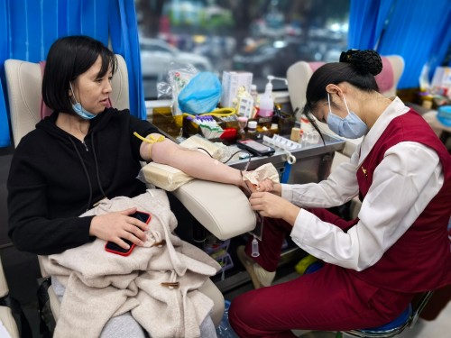 3月5日,温泉街道汤边社区:“学雷锋 献热血 暖人心”志愿服务活动8