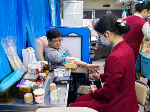 3月5日,温泉街道汤边社区:“学雷锋 献热血 暖人心”志愿服务活动6